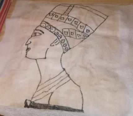 disegno di Nefertiti su papiro